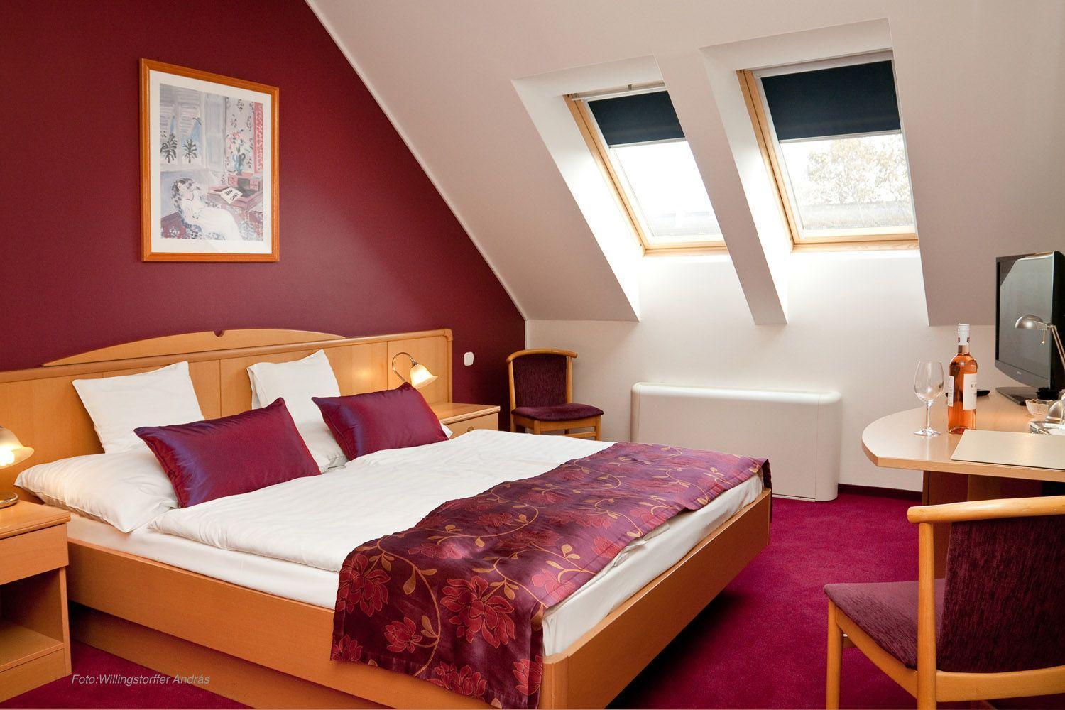 Hotel Kalvaria Дьёр Экстерьер фото