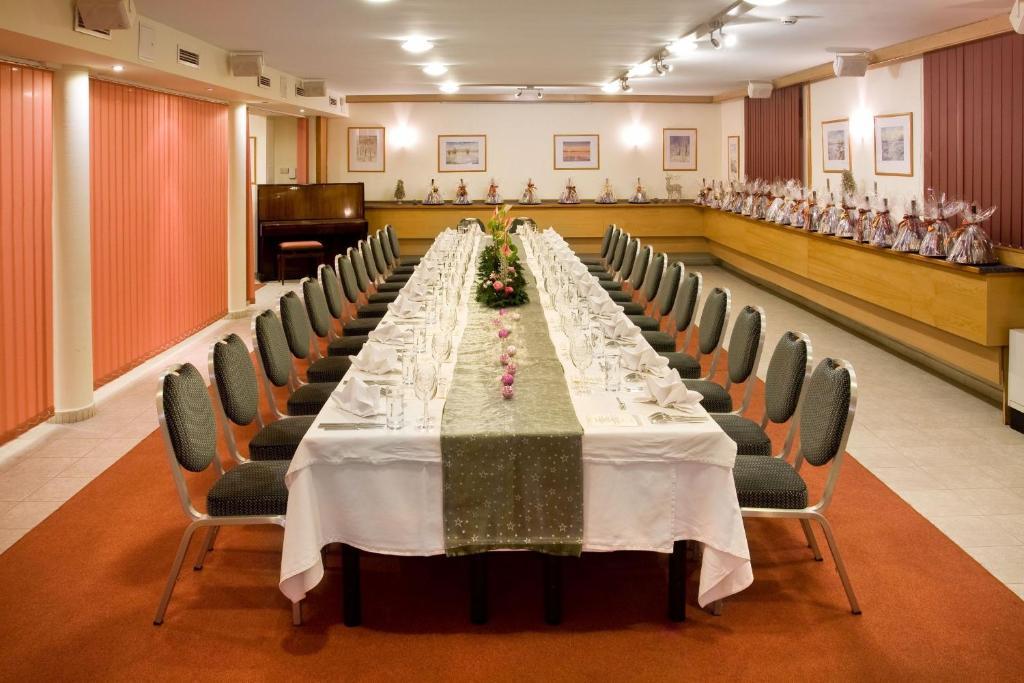 Hotel Kalvaria Дьёр Экстерьер фото